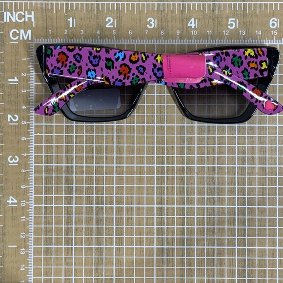 NWT Betsey Johnson Strike a Pose 80\'s Cat Eye Leopard Print Colorful Sunglasses main image 13